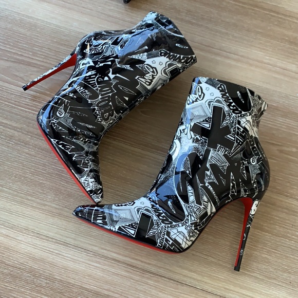 Louboutin limited edition artistic signature black/white print ankle hi boots - Picture 3 of 17